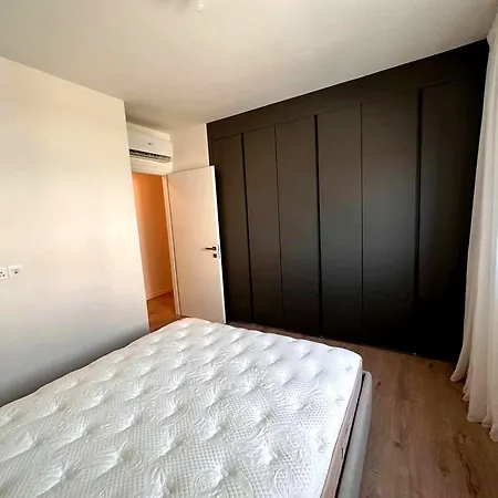 Moderne Et Bien Situe A باريس